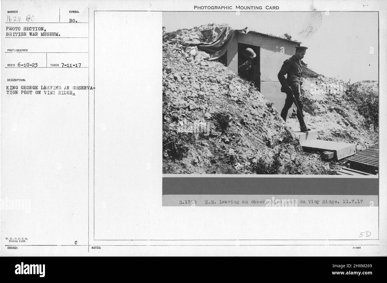 Le roi George quitte un poste d'observation sur la crête de Vimy. 7-11-1917. Collection de photographies de la première Guerre mondiale, 1914-1918 qui décrivent les activités militaires des forces armées et du personnel britanniques et d'autres nations pendant la première Guerre mondiale Banque D'Images