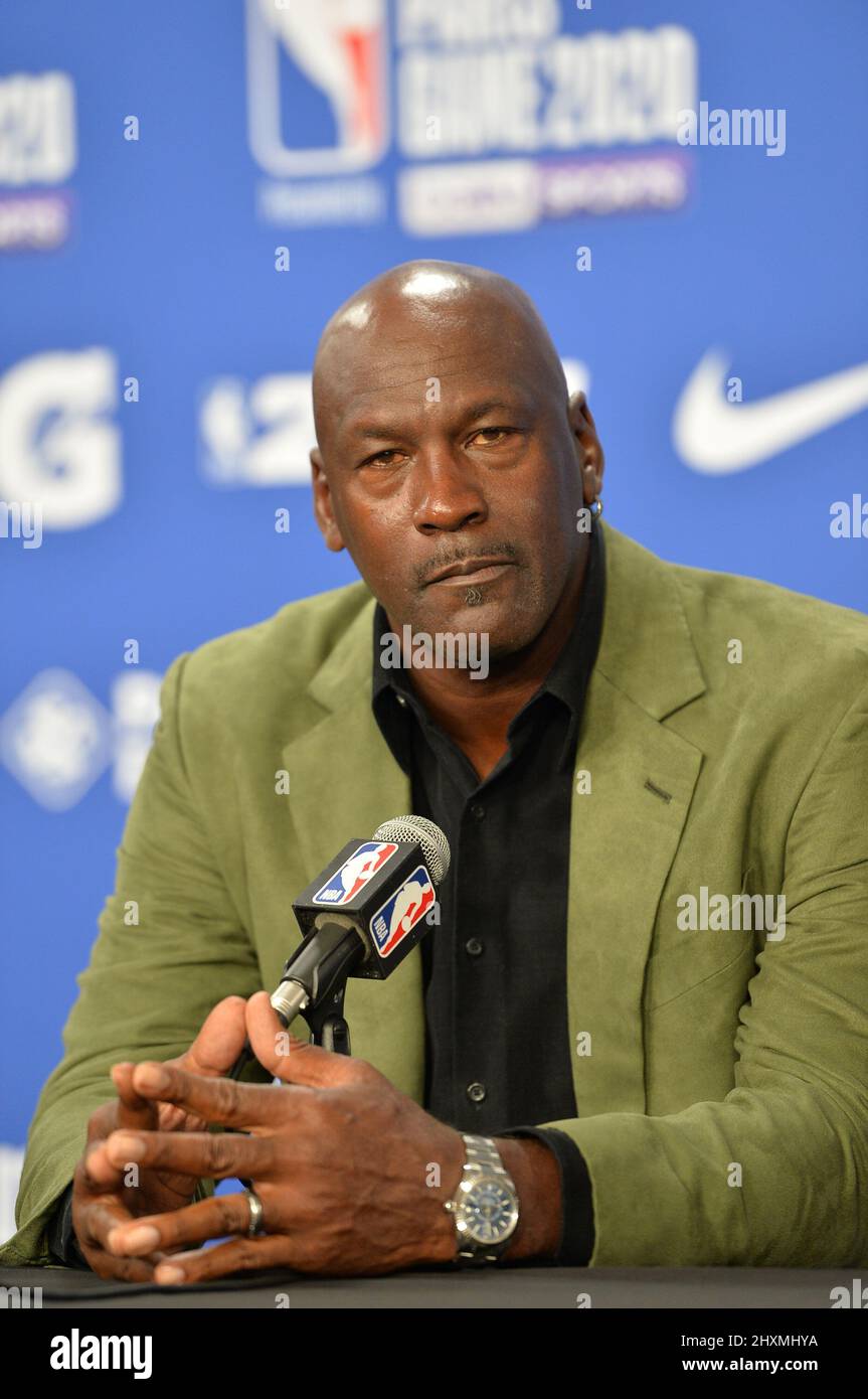 Michael Jordan assiste à une conférence de presse Banque D'Images