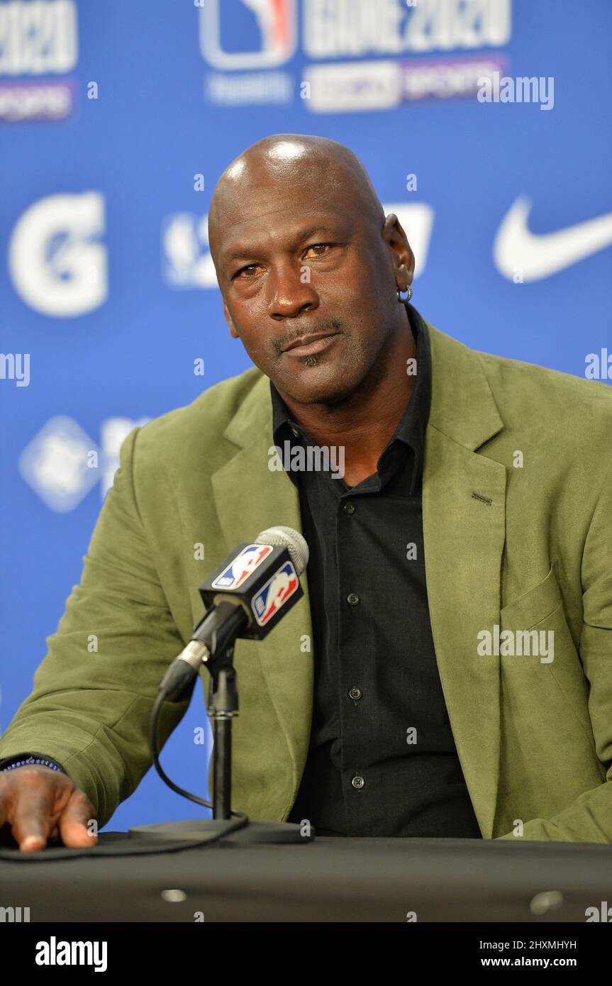 Michael Jordan assiste à une conférence de presse Banque D'Images