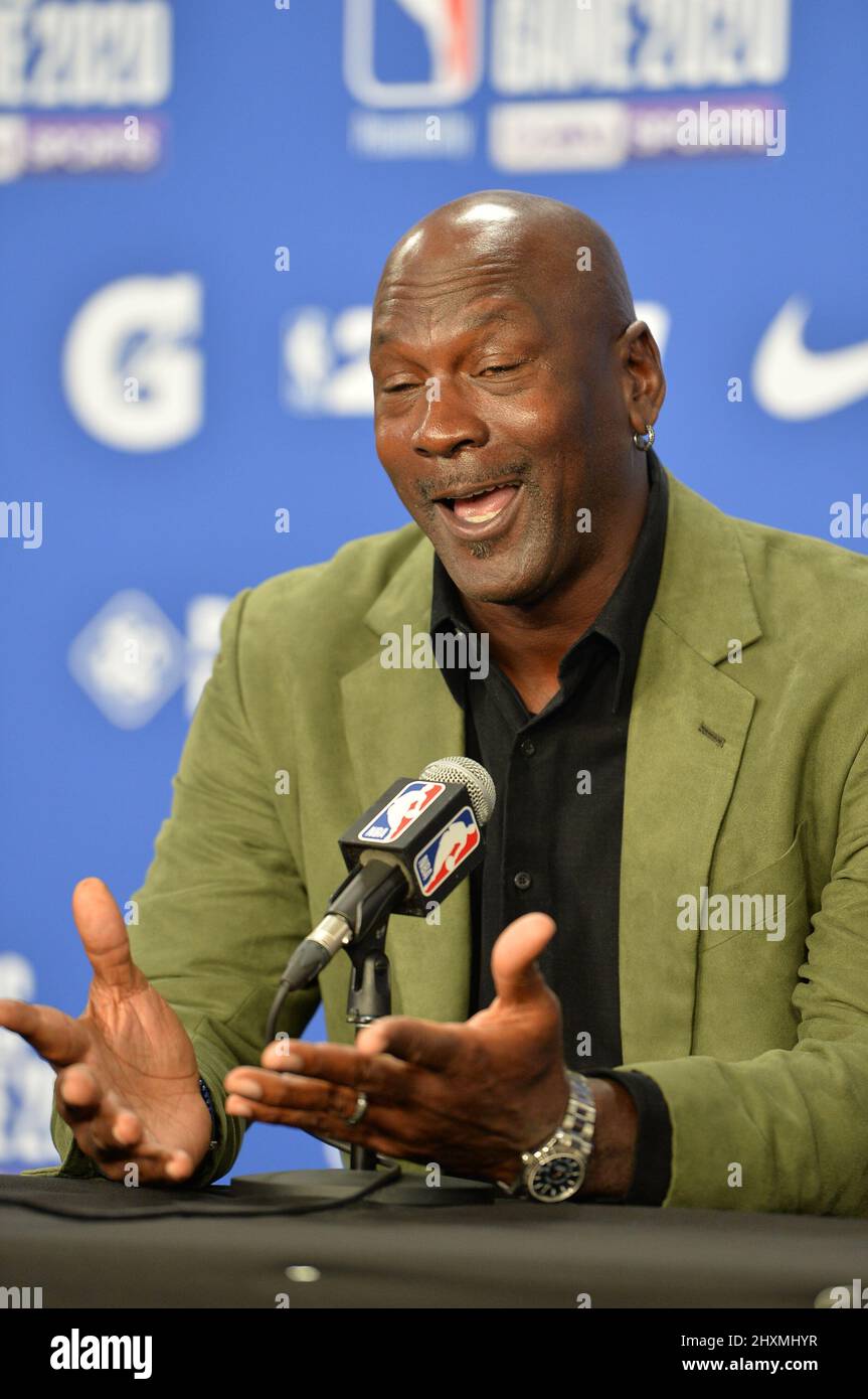 Michael Jordan assiste à une conférence de presse Banque D'Images
