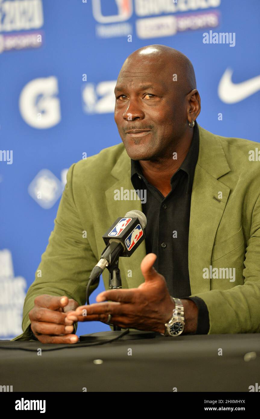Michael Jordan assiste à une conférence de presse Banque D'Images