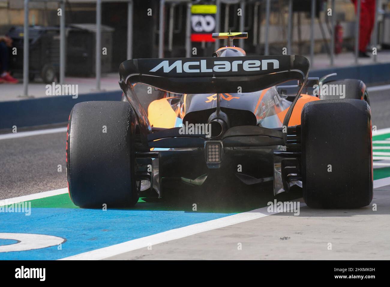 Circuit international de Bahreïn, Sakhir, Bahreïn le 12 mars 2022 Lando Norris 4 (GBR), McLaren MCL36 coup de pied de la poussière dans la piste de la fosse pendant le jour 3 FORMULE 1 TESTS PRÉ-SAISON D'ARAMCO 2022 Eleanor Hoad Banque D'Images