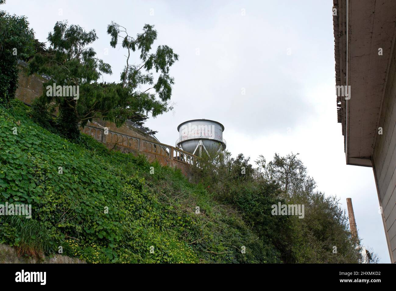 Île d'Alcatraz, tour d'eau du pénitencier fédéral d'Alcatraz . Banque D'Images