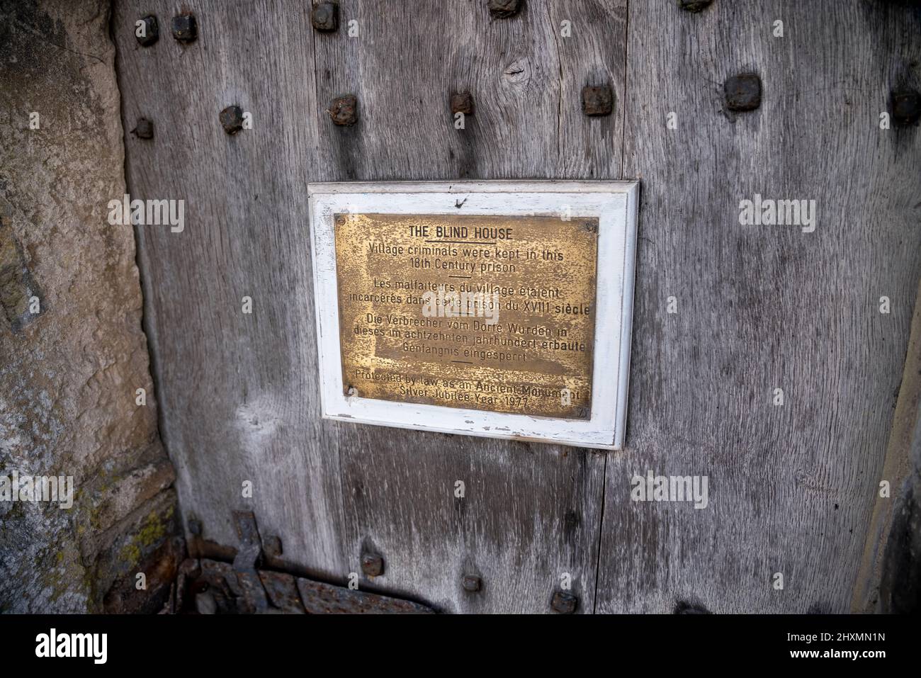 Un lock-up ou un bandhouse (prison à un homme) de c. 1700 rond de pierre construit avec un toit en dôme et des murs en pierre calcaire Banque D'Images