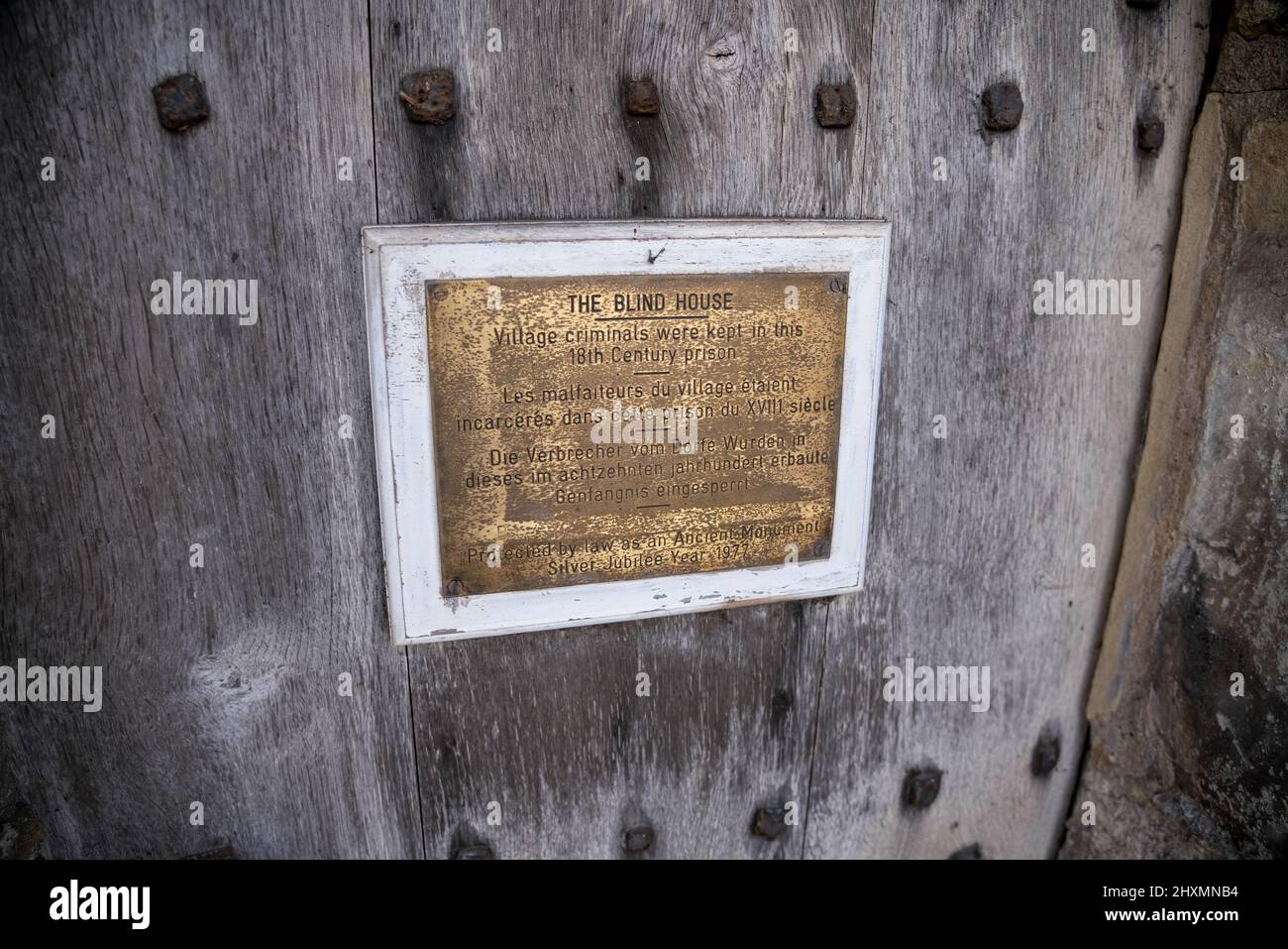 Un lock-up ou un bandhouse (prison à un homme) de c. 1700 rond de pierre construit avec un toit en dôme et des murs en pierre calcaire Banque D'Images