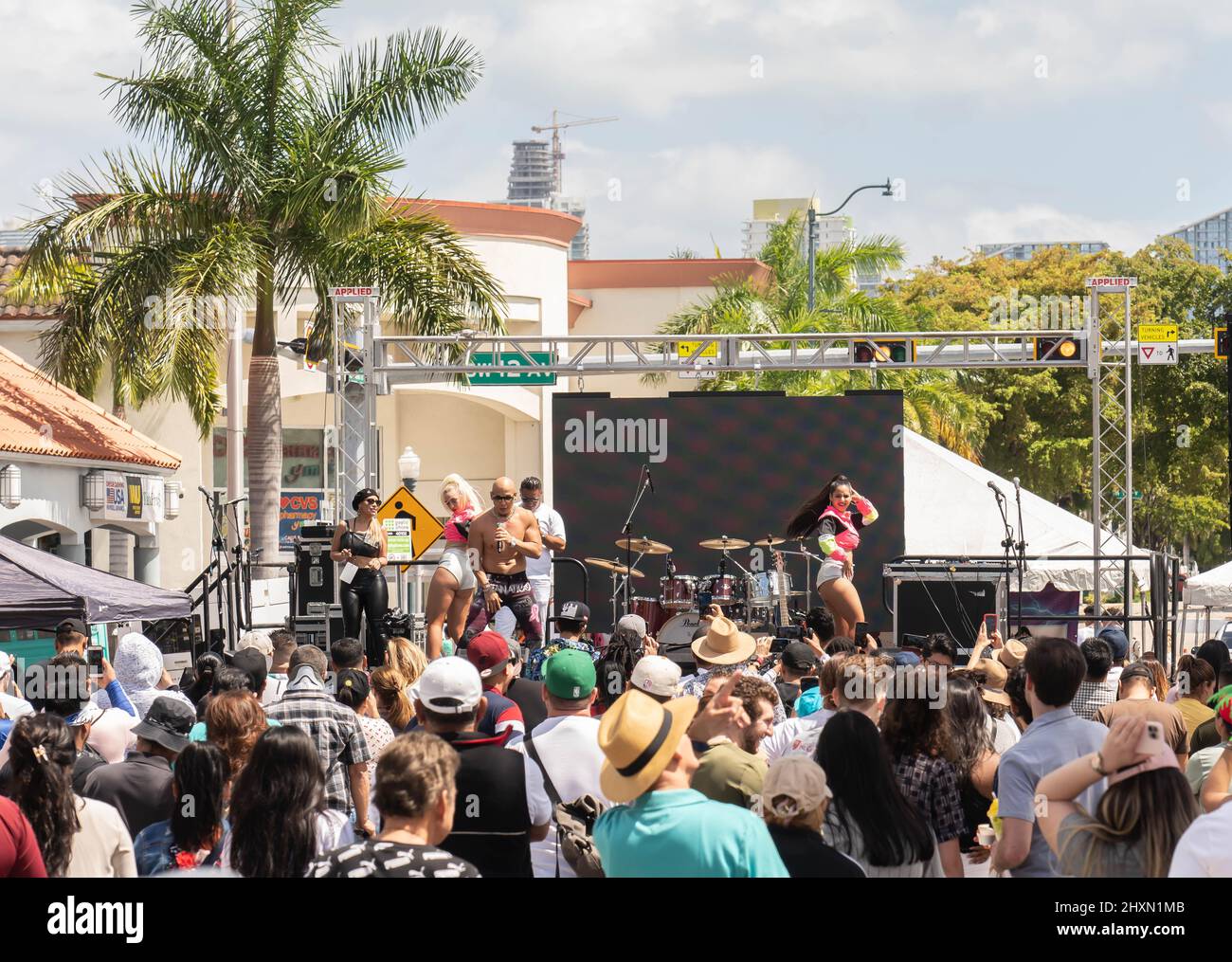 Miami, Floride, États-Unis - 13 mars 2022 : Festival annuel de musique Calle Ocho ; à Little Havana à Miami, FL Banque D'Images