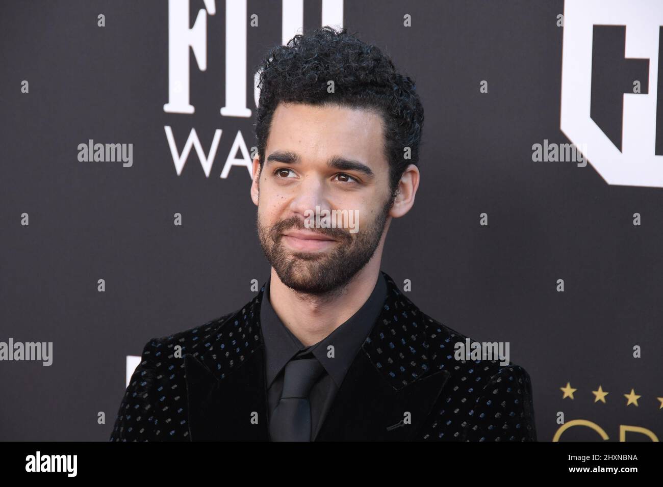 Los Angeles, États-Unis. 13th mars 2022. David Álvarez arrive aux prix du choix des critiques annuels 27th qui se tiennent au Fairmont Century Plaza à Los Angeles, en Californie, le dimanche 13 mars 2022. (Photo par Sthanlee B. Mirador/Sipa USA) crédit: SIPA USA/Alay Live News Banque D'Images