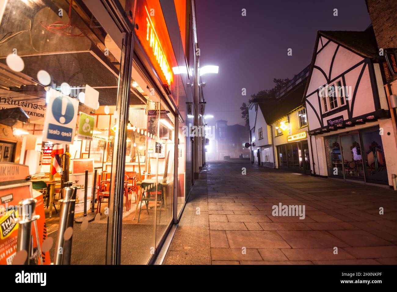 Friary Street à la nuit Guildford Surrey Angleterre Europe Banque D'Images