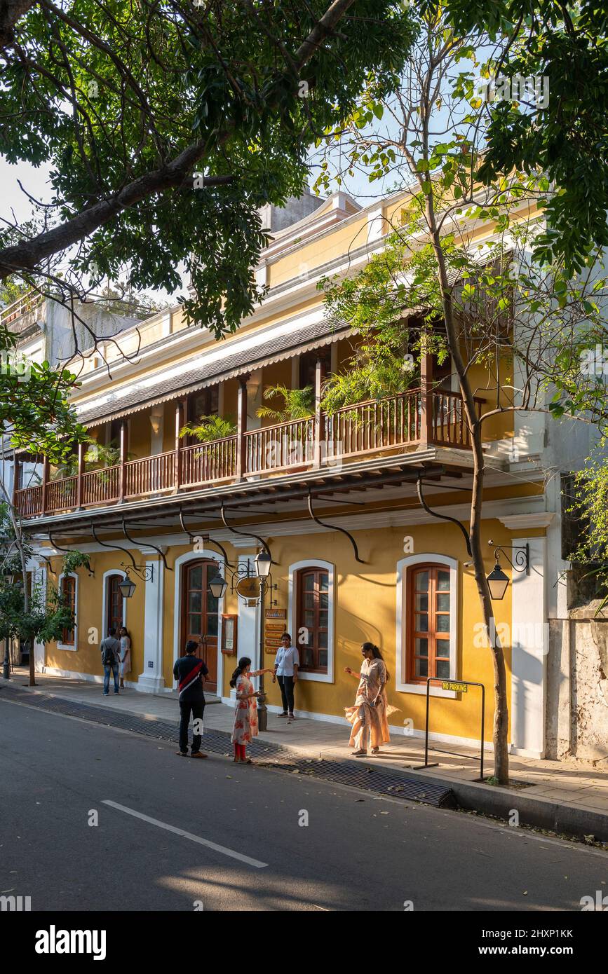 Pondichéry, Inde - 12 mars 2022 : Palais de Mahé, hôtel dans la rue Bussy. Banque D'Images