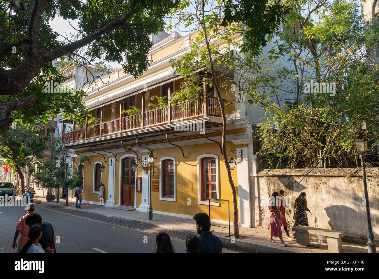 Pondichéry, Inde - 12 mars 2022 : Palais de Mahé, hôtel dans la rue Bussy. Banque D'Images