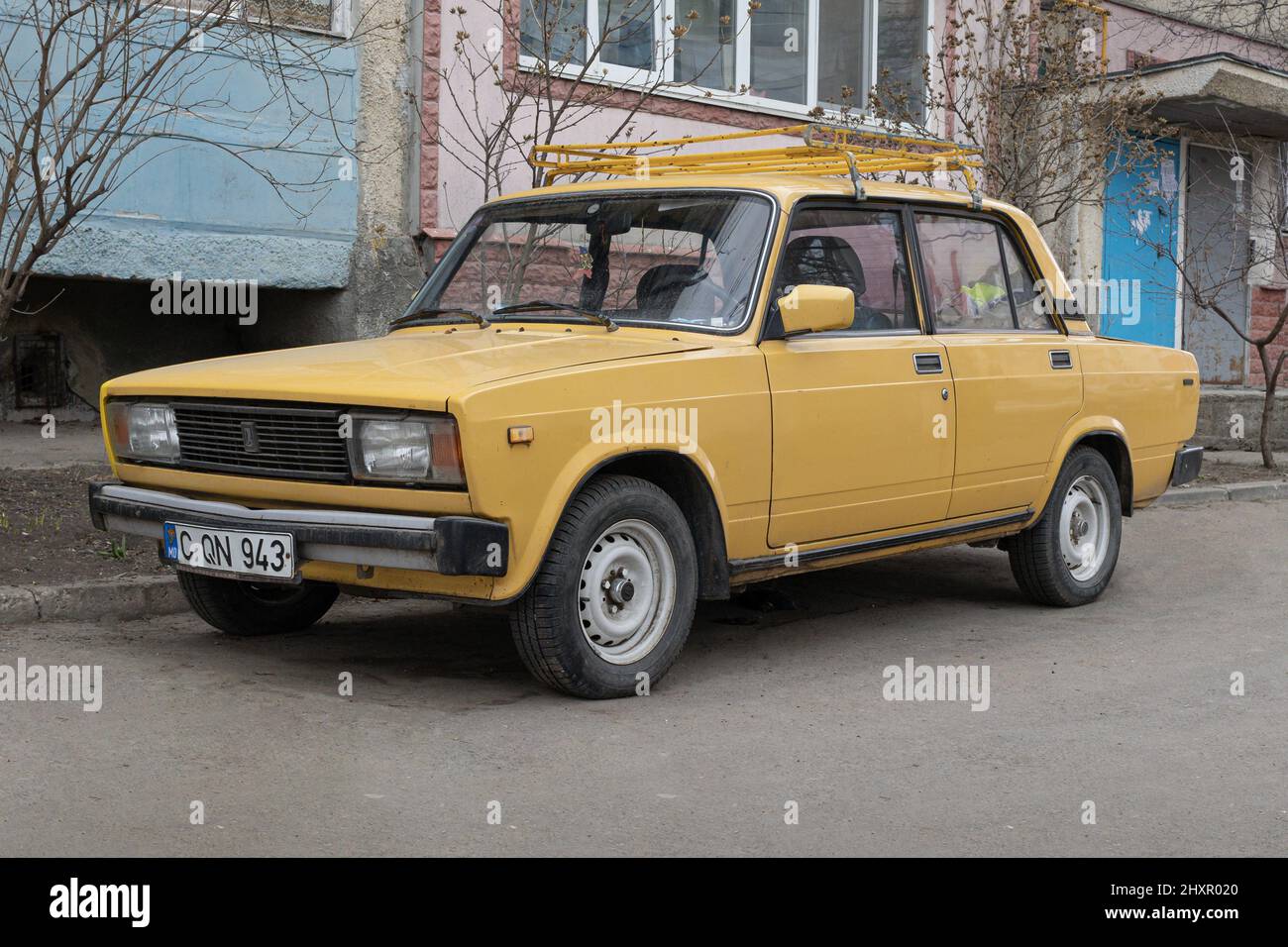 CHISINAU, MOLDOVA-14 MARS 2022 : 1980 VAZ-2105 Zhiguli (LADA 2105, Lada Riva) Banque D'Images