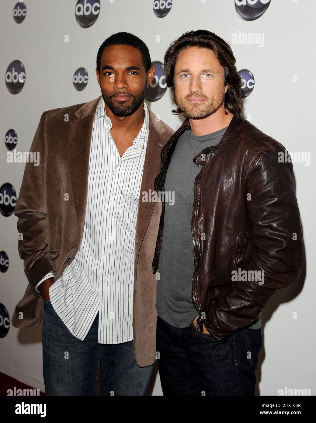 Jason George et Martin Henderson à l'édition 2011 de la tournée de presse d'hiver de TCA pour ABC/Disney Network tenue à l'hôtel Langham Huntington, en Californie Banque D'Images