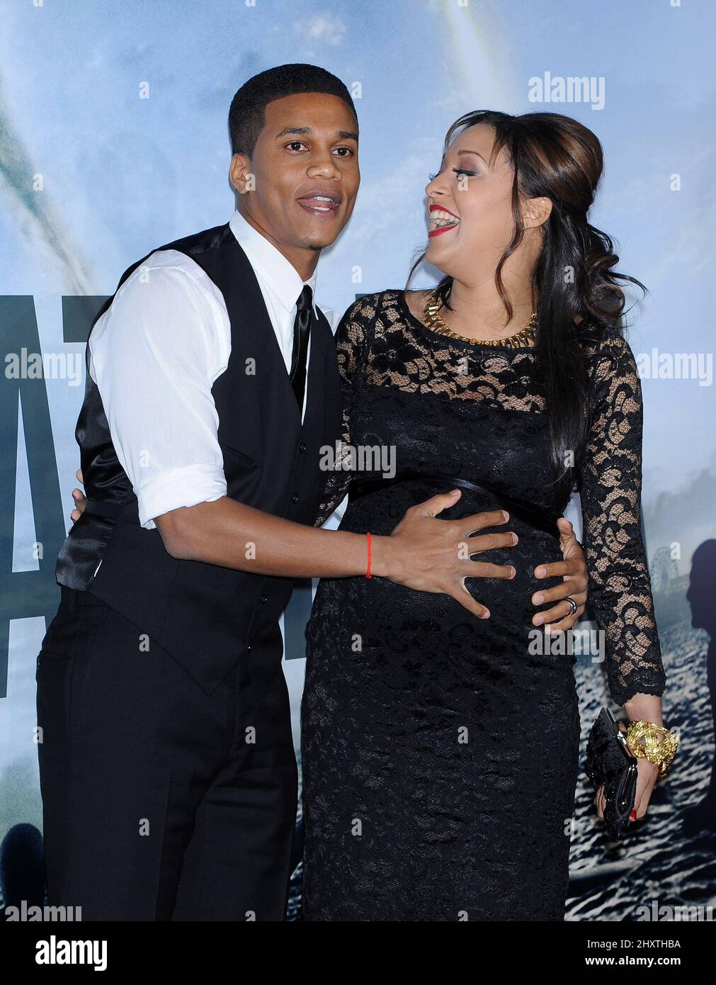 Cory Hardrict et TIA Mowry participant à la première « Battle: Los Angeles » qui s'est tenue au Regency Village Theatre de Los Angeles, aux États-Unis. Banque D'Images