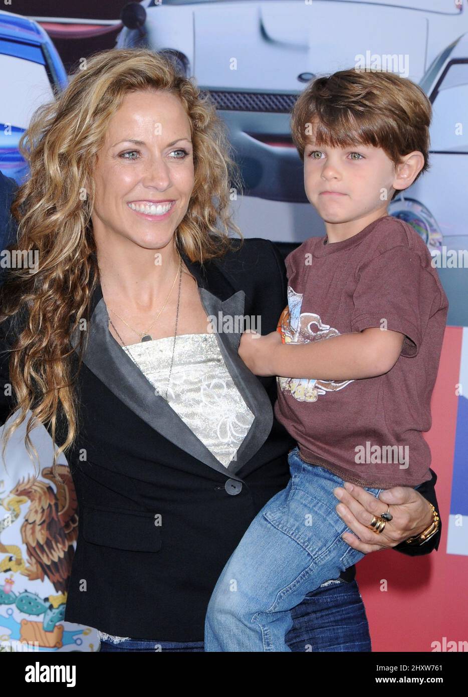 Sheryl Crow et son Wyatt à la première mondiale de 'Cars 2' au théâtre El Capitan de Los Angeles, en Californie. Banque D'Images