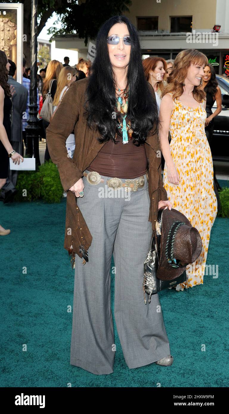 Cher à la première 'Zookeeper' tenue au Regency Village Theatre de Los Angeles. Banque D'Images