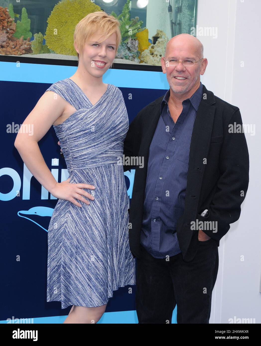 Charles Martin Smith et sa fille assistaient à la première mondiale de « dauphin Tale » qui s'est tenue au Village Theatre de Westwood, Los Angeles. Banque D'Images