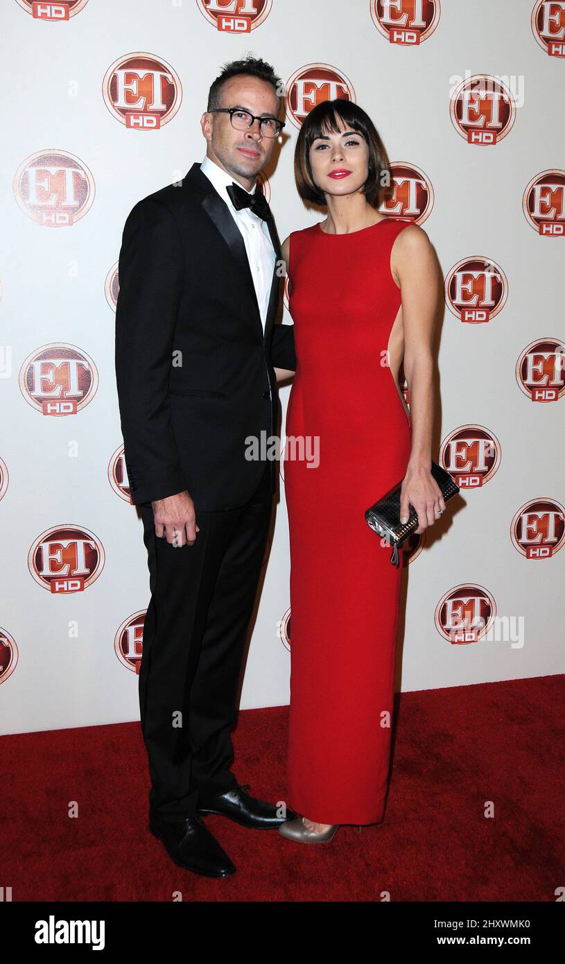 Jason Lee et sa femme Ceren Alkac arrivent en tant qu'Entertainment ce soir et visitent la Californie présenter le 15th Annual Entertainment Tonight Emmy Party à Vibiana à Los Angeles, CA Banque D'Images