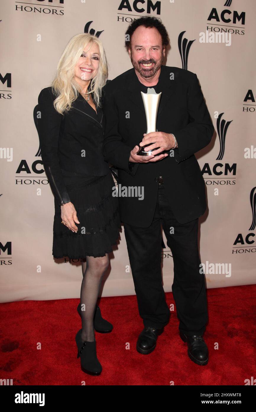 Eddie Bayers, Lane Brody arrive au prix annuel de l'ACM 5th qui a eu lieu au Ryman Auditorium à Nashville, États-Unis. Banque D'Images