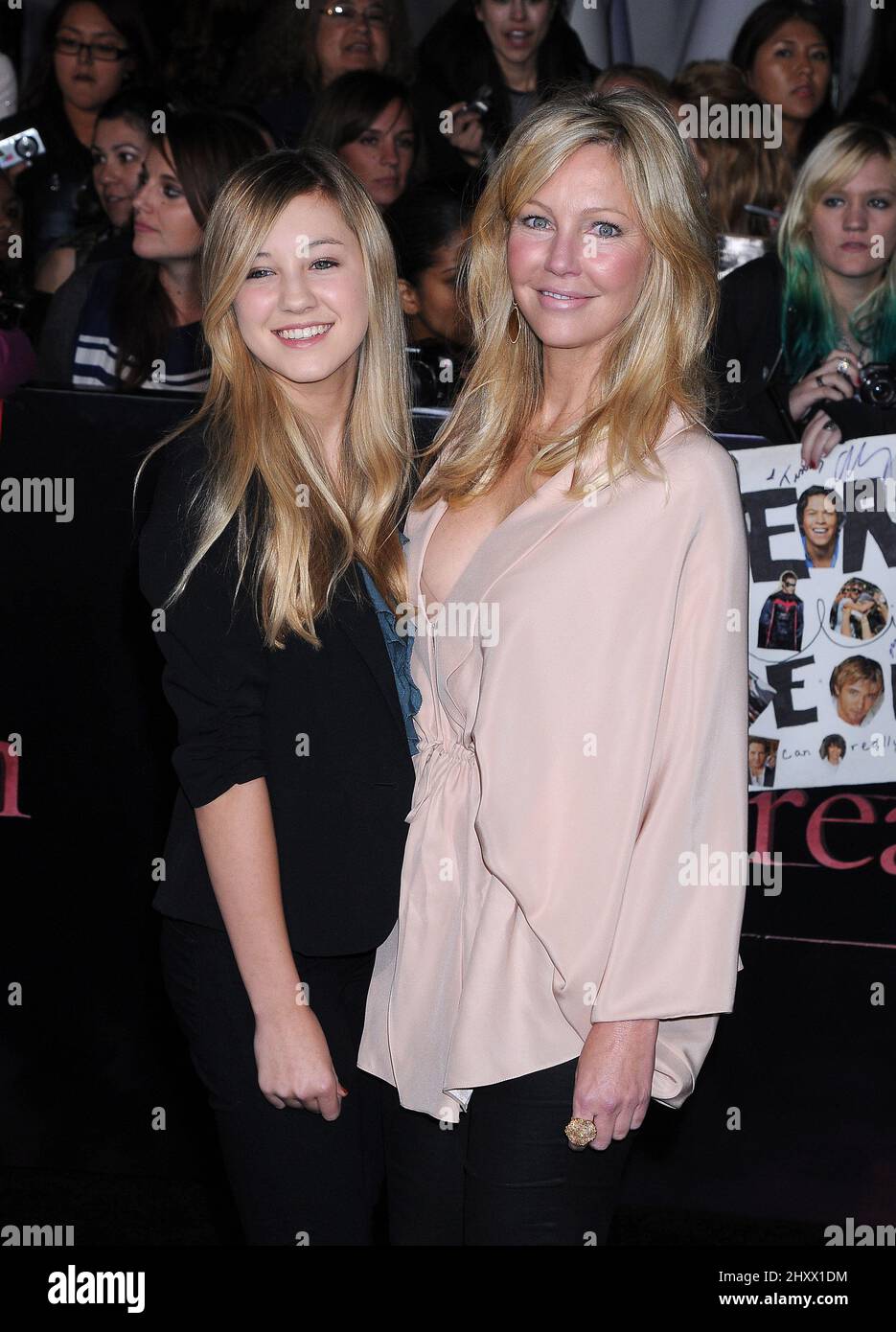 Heather Locklear et Ava Sambora assistent à la première de 'The Twilight Saga: Breaking Dawn - part 1' à Los Angeles, Etats-Unis. Banque D'Images