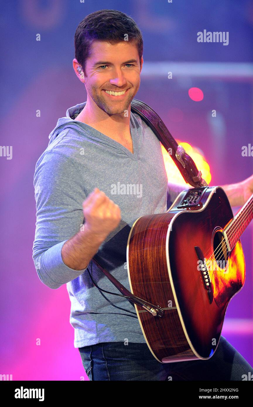 Josh Turner se produit à la House of Blues de Myrtle Beach, en Caroline du Sud, au cours de sa tournée de 2011 Banque D'Images