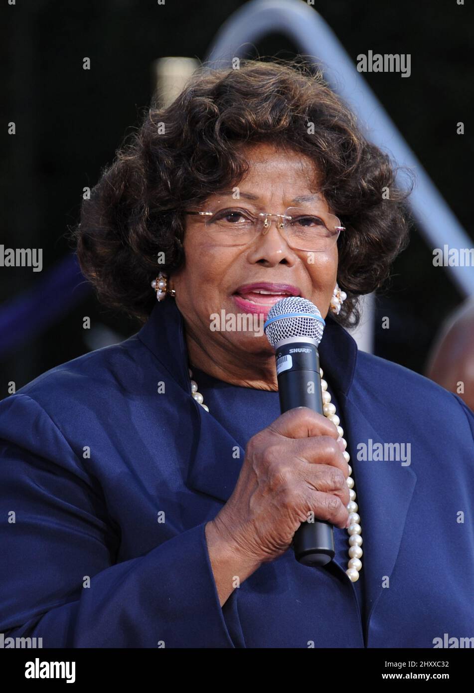 Katherine Jackson en tant que domaine de Michael Jackson célèbre « le roi de la pop » avec une cérémonie de main & Footprint au Grauman's Chinese Theatre à Los Angeles, États-Unis. Banque D'Images
