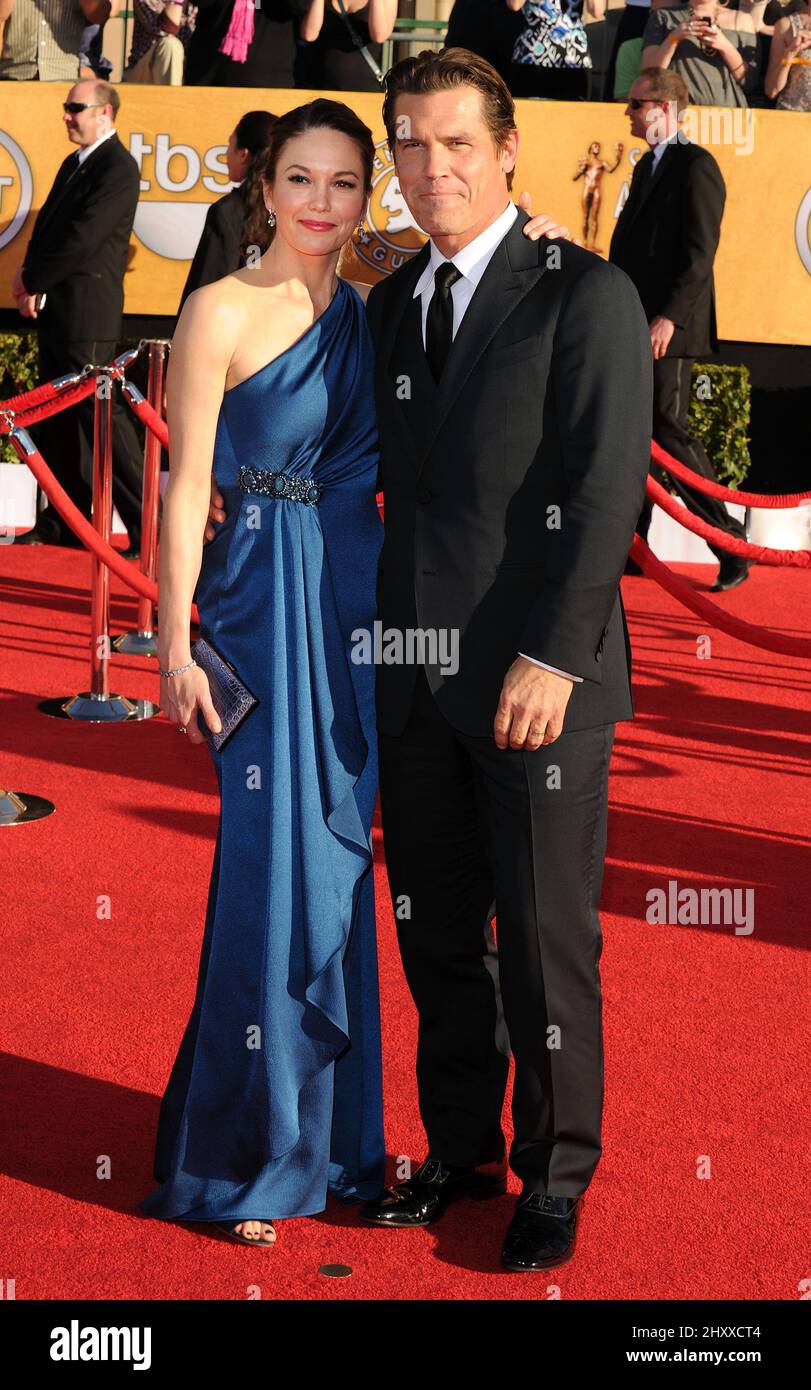Diane Lane et Josh Brolin arrivent aux Screen Actors Guild Awards 18th (sags) au Shrine Auditorium de Los Angeles, États-Unis. Banque D'Images