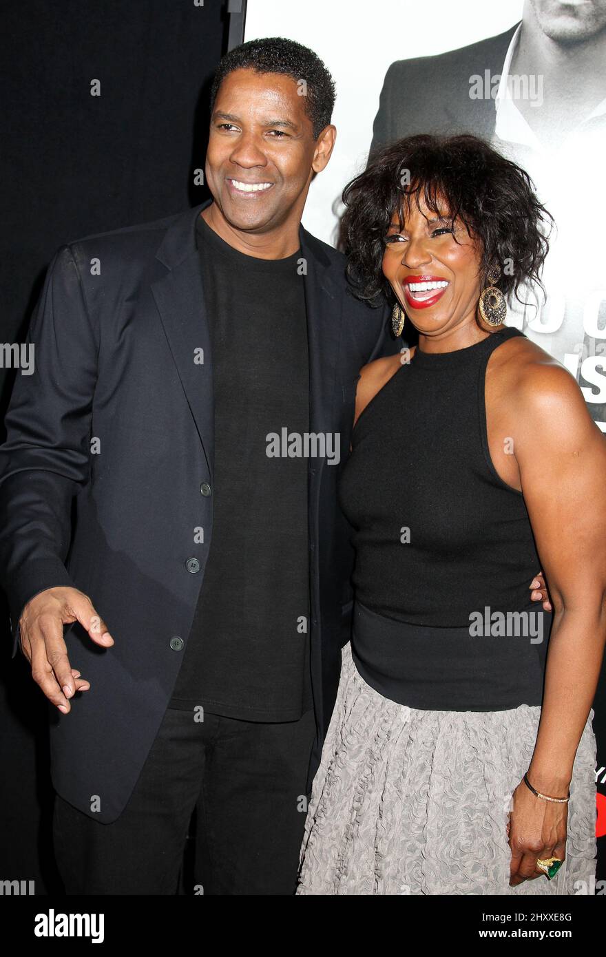 Denzel Washington et sa femme Pauletta Washington lors de la première « Safe House » à New York, au SVA Theatre, New York Banque D'Images