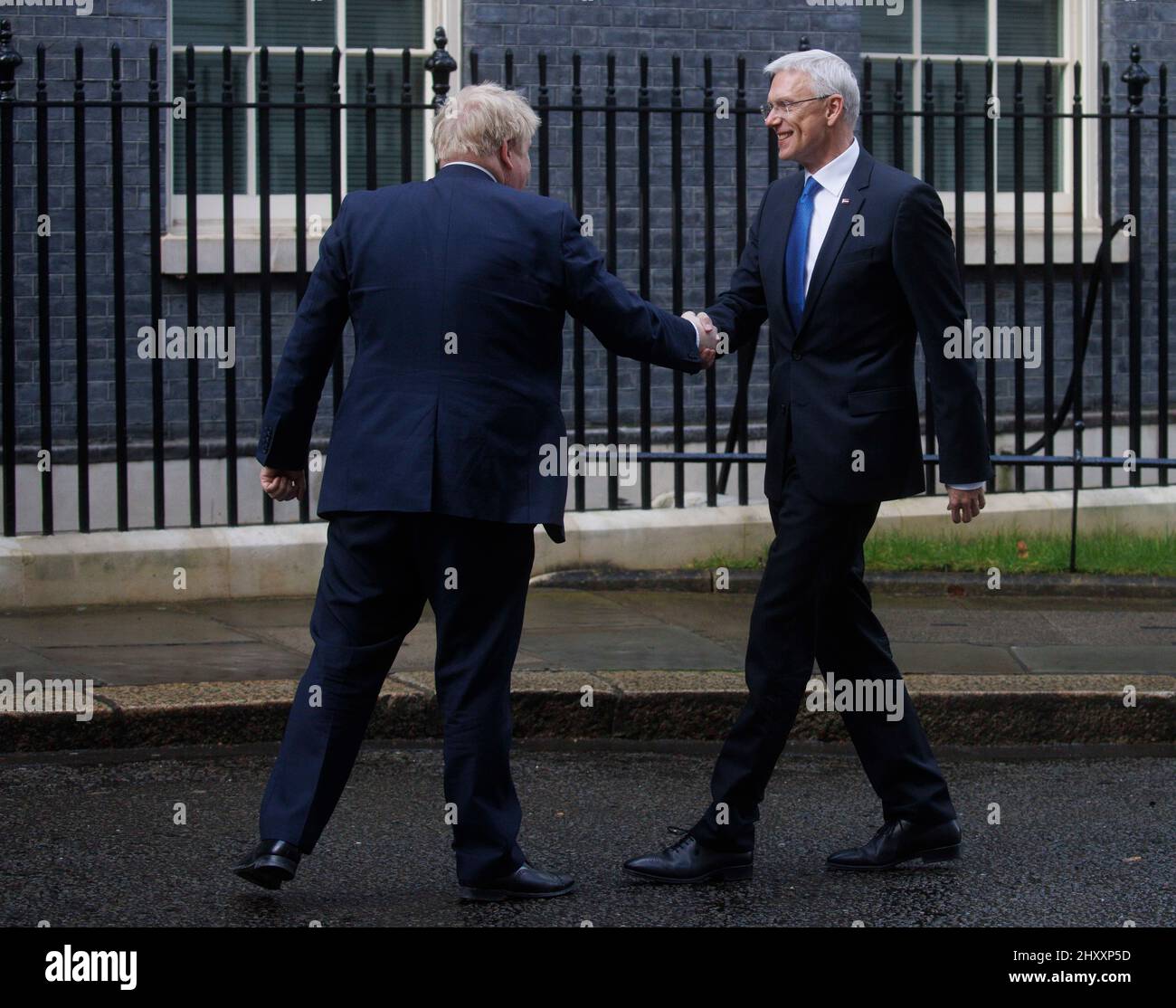 Londres, Royaume-Uni. 14th mars 2022. Le Premier ministre, Boris Johnson, rencontre Arturs Krišjānis Kariņš, Premier ministre de Lettonie pour des entretiens au numéro 10 Downing Street. Ils discuteront de la guerre en Ukraine, Credit: Mark Thomas/Alay Live News Banque D'Images