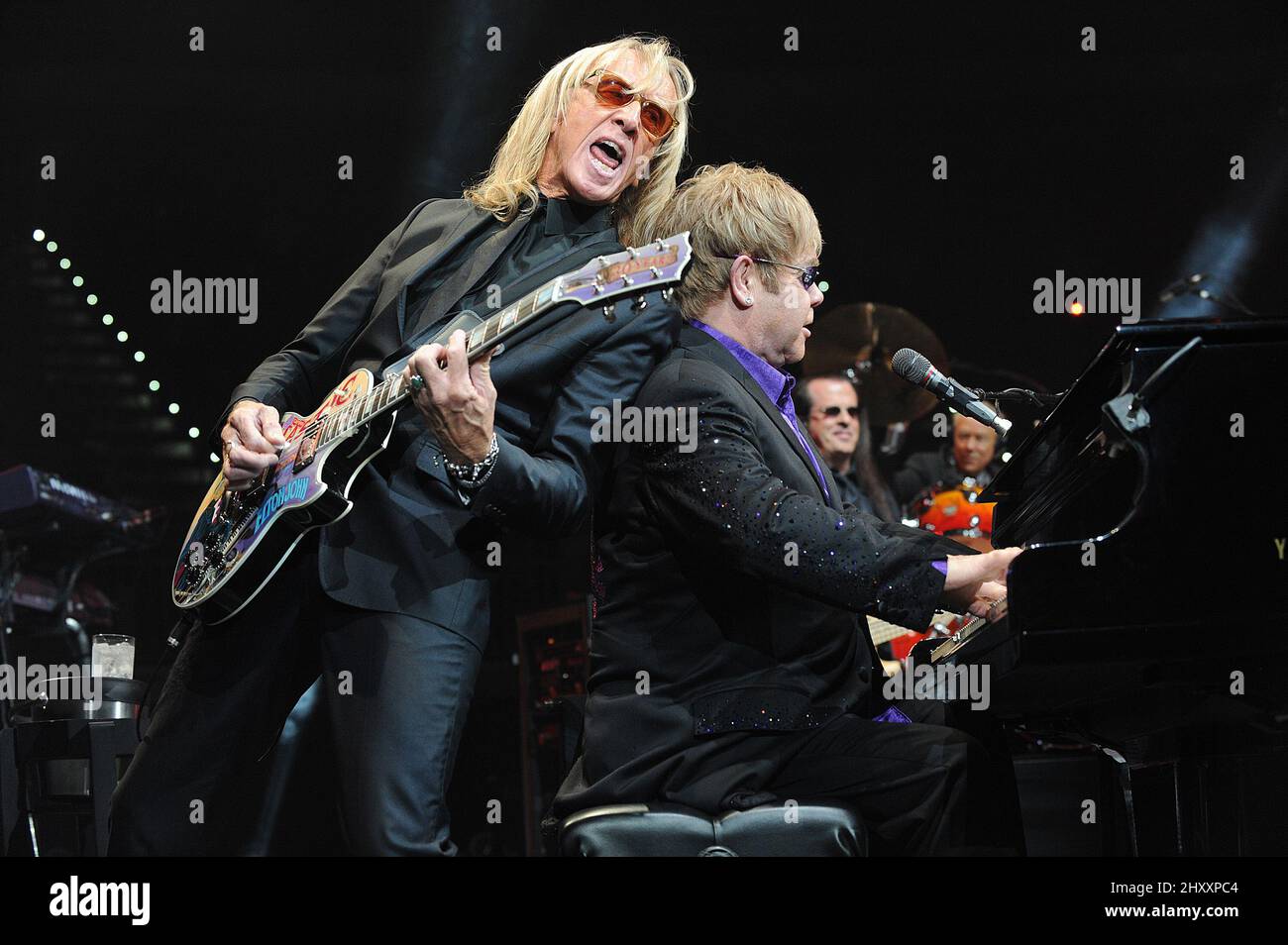 Elton John joue en concert à la PNC Arena de Raleigh, en Caroline du Nord, aux États-Unis. Banque D'Images