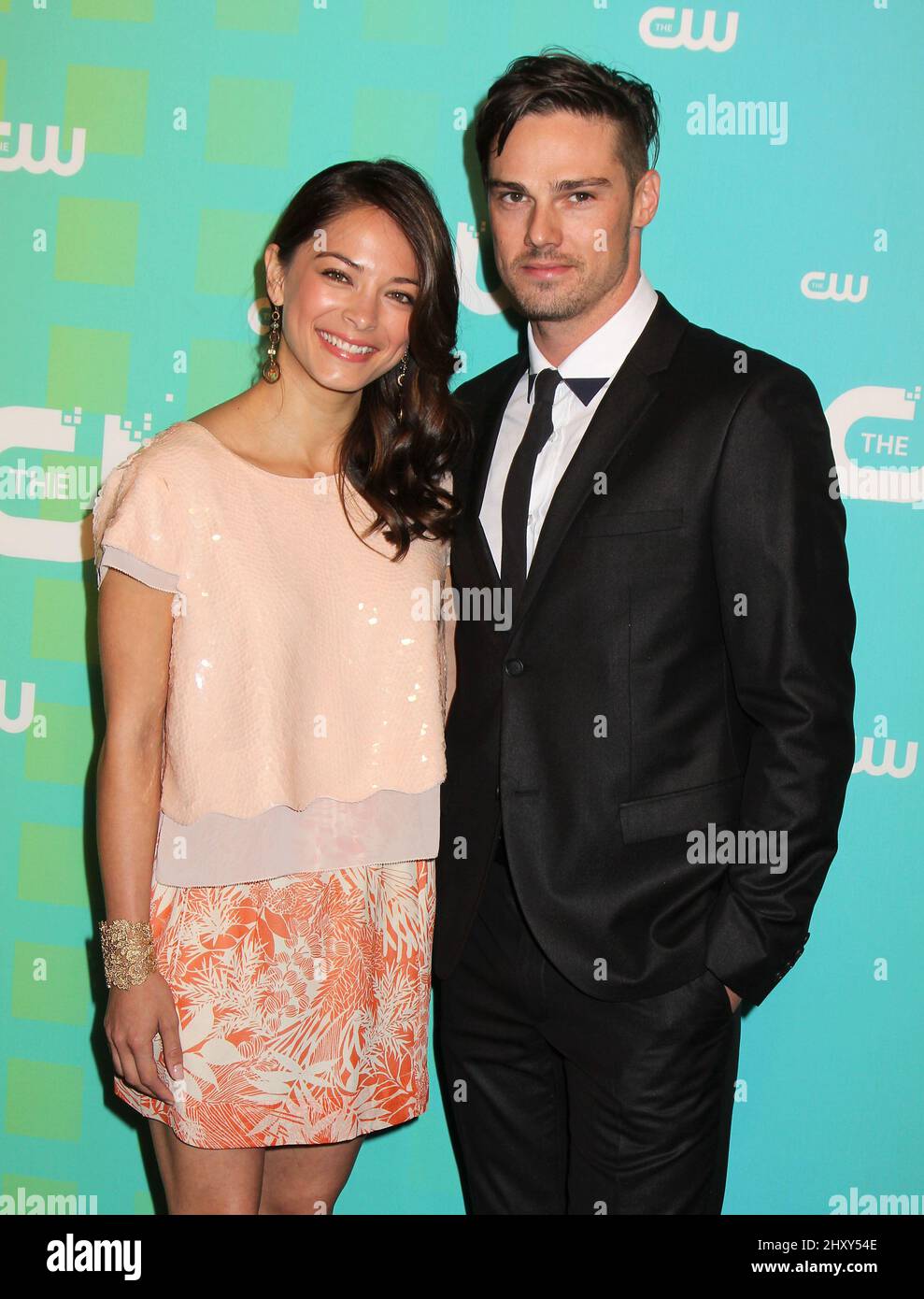 Kristin Kreuk Et Son Mari Kristin Kreuk et Jay Ryan lors de la présentation initiale du CW 2012.  Tenue à l'hôtel London, New York Photo Stock - Alamy