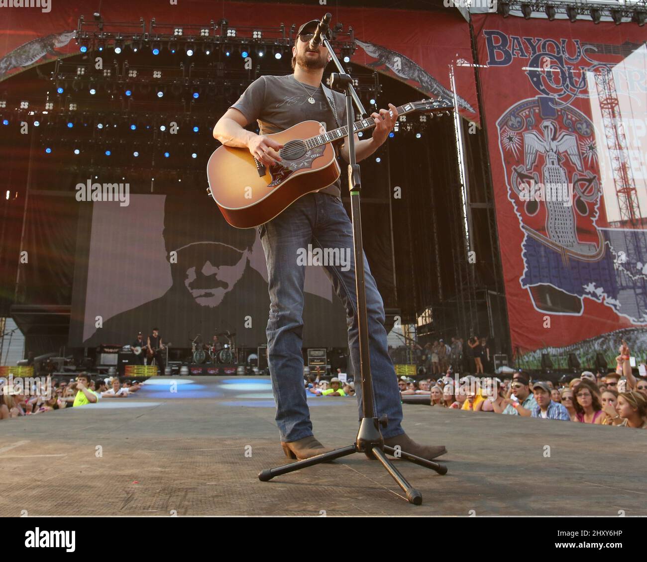 Eric Church sur scène le jour 1 du Bayou Country Superfest au stade LSU Tiger, bâton Rouge, Louisiane. Banque D'Images