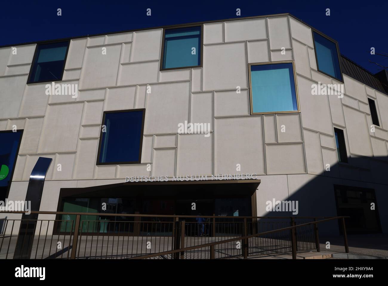 Zukunft, Kunst, Nürnberg moderne Architektur beim Zukunftsmuseum oder Deutschen Museum in der Innenstadt oder Altstadt von Nuernberg, Franken, Bayern Banque D'Images