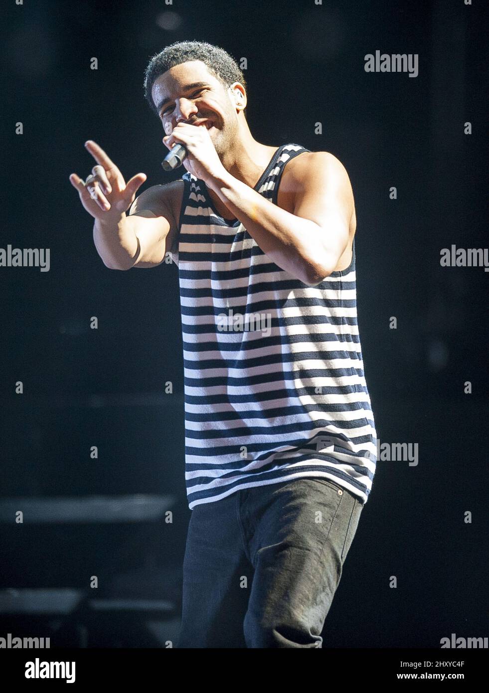 Drake se produit en direct lors de la visite du Club Paradise en 2012 au Time Warner Cable Music Pavilion, à Raleigh Banque D'Images