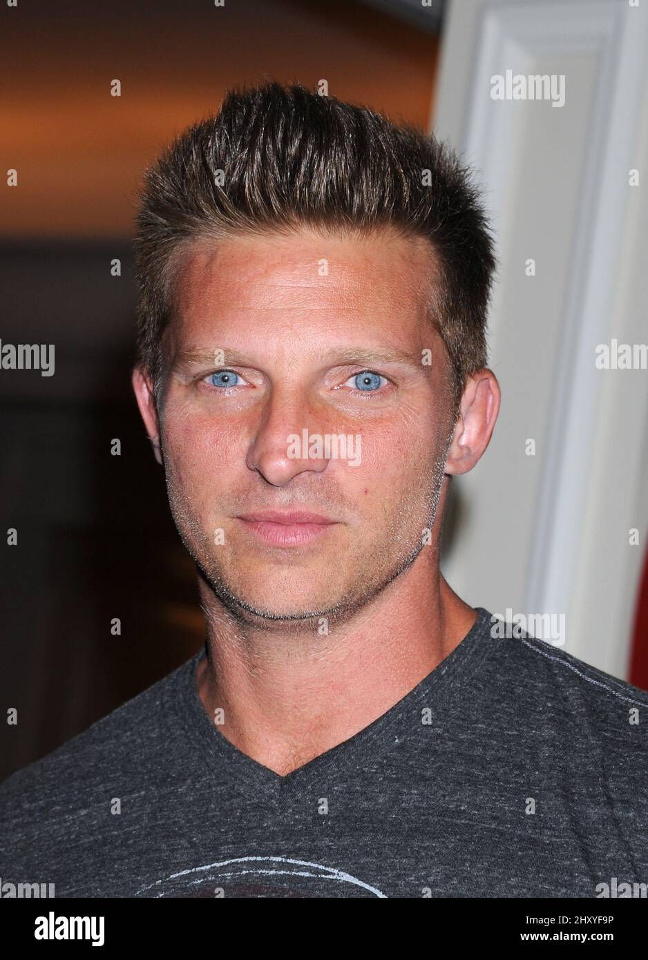 Steve Burton lors du déjeuner du club de fan de l'hôpital général de 2012 au Sportsman's Lodge, en Californie Banque D'Images