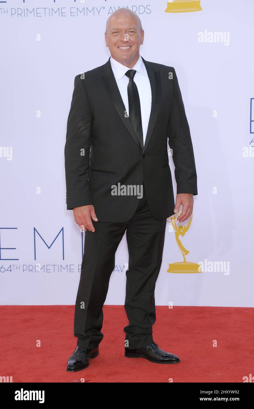 Dean Norris participe aux Primetime Emmy Awards 64th qui se tiennent au Nokia Theatre, à Los Angeles. Banque D'Images