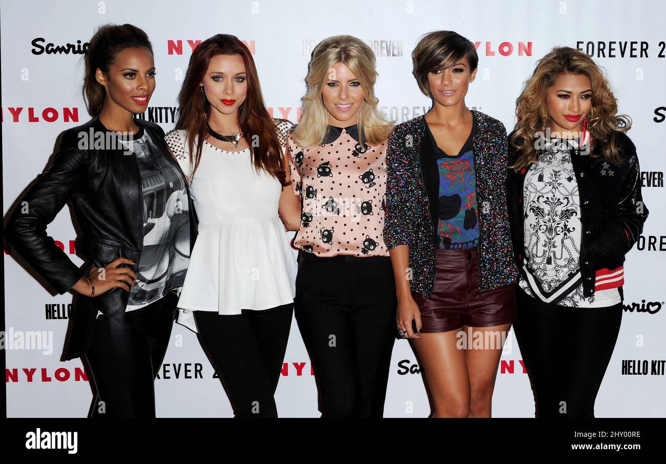 Rochelle Humes, una Healy, Mollie King, Frankie Sandford et Vanessa White du samedi assistent au lancement de Nylon - Hello Kitty Forever à Los Angeles, Californie. Banque D'Images