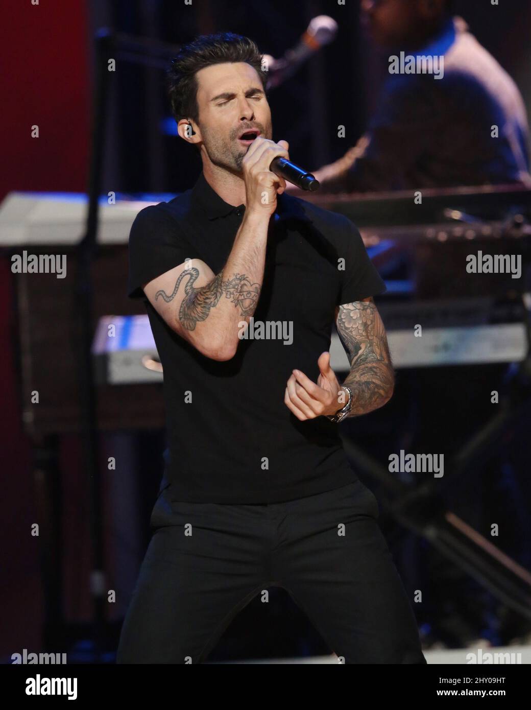Adam Levine de Maroon 5 sur scène pendant le concert des nominations GRAMMY Live!! - Compte à rebours de la plus grande nuit de musique' tenue à la Bridgestone Arena à Nashville, Etats-Unis. Banque D'Images