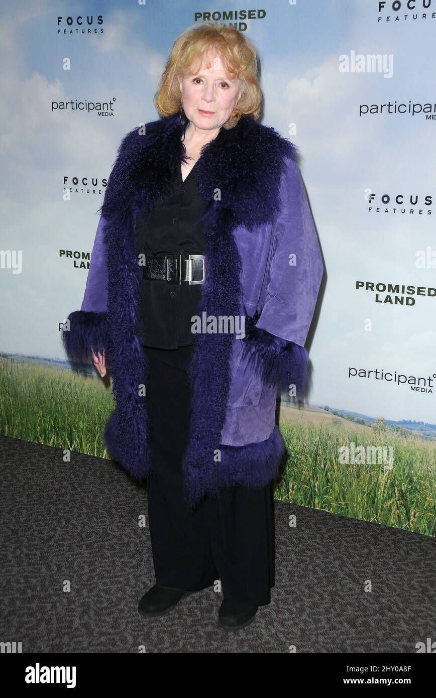 Piper Laurie participant à la première « Promise Land » de Los Angeles, qui s'est tenue à la Directors Guild of America à Los Angeles, aux États-Unis. Banque D'Images