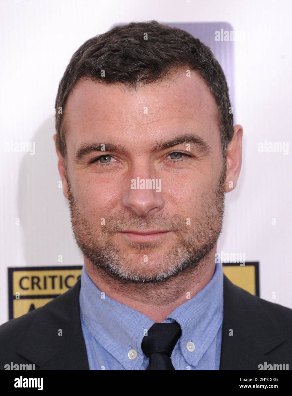 Liev Schreiber arrive pour les 2013 Crittics Choice Movie Awards, qui se tiennent à Barker Hanger, Los Angeles, Californie. Banque D'Images