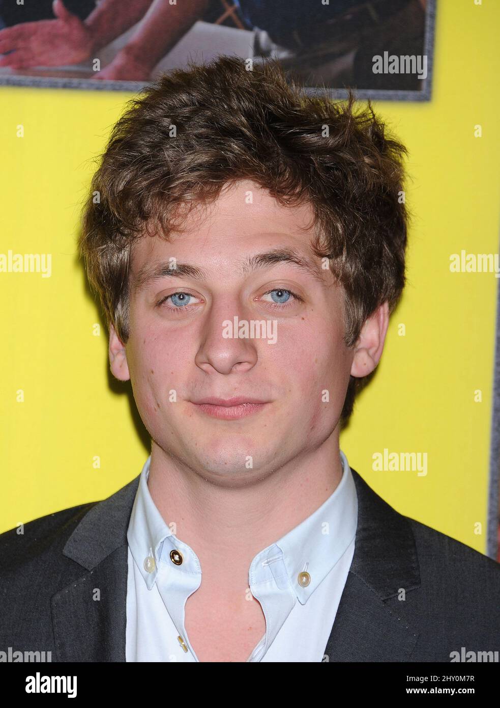 Jeremy Allen White assiste à la première « vie 43 » qui s'est tenue au Grauman's Chinese Theatre, Los Angeles. Banque D'Images