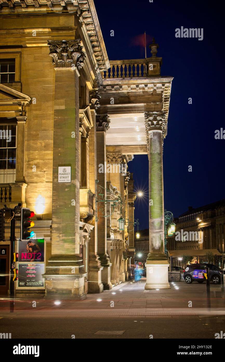L'élégant théâtre royal néo-classique se trouve au sommet de Gray Street, dans le centre-ville de Newcastle upon Tyne. Banque D'Images