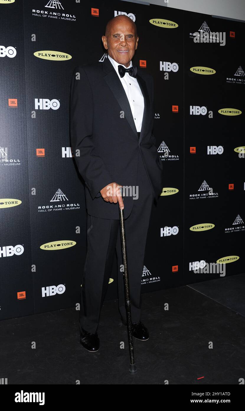Harry Belafonte assistera à la cérémonie annuelle d'initiation du Rock and Roll Hall of Fame 28th au Nokia Theatre de Los Angeles, en Californie. Banque D'Images