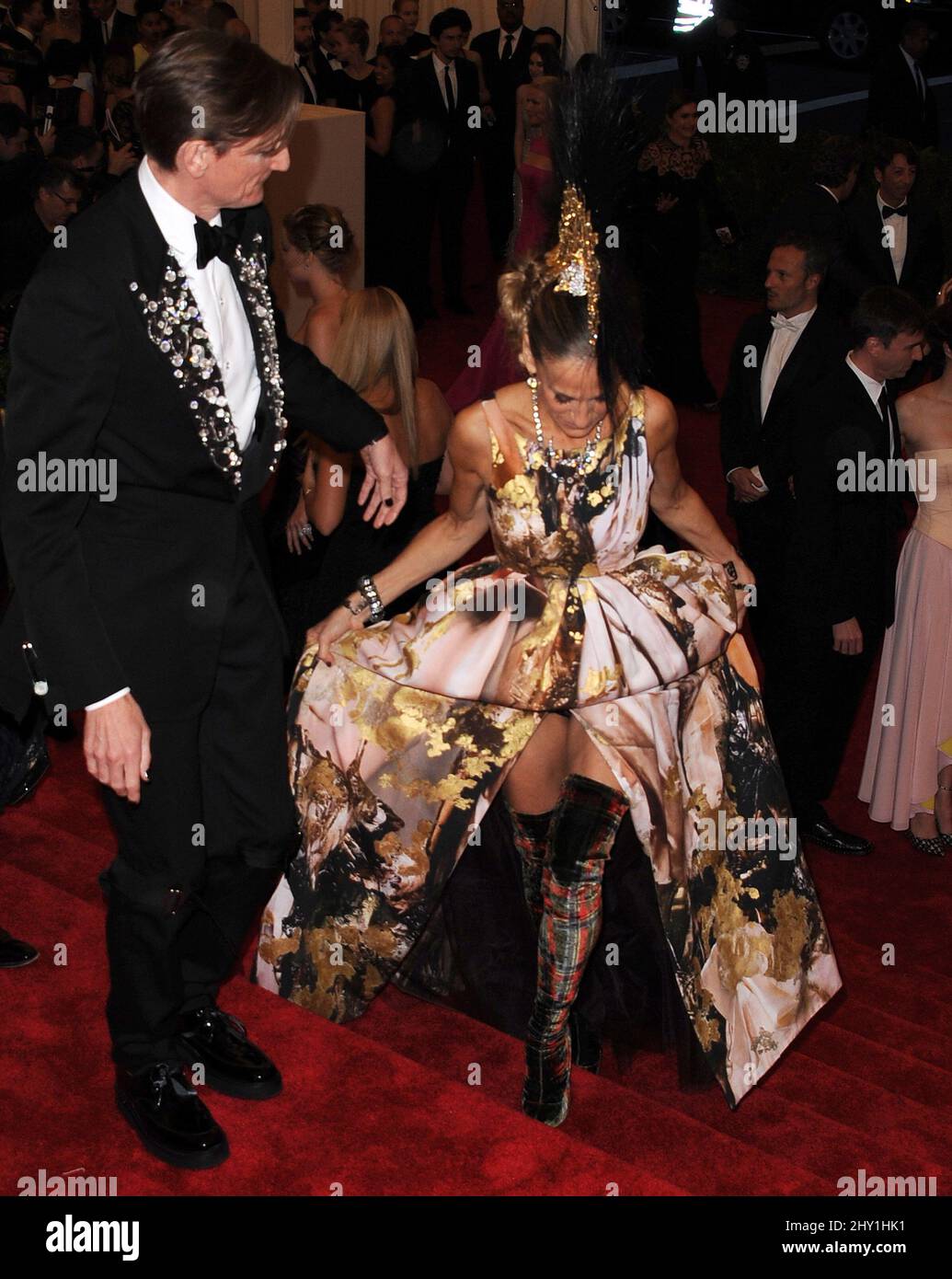 Sarah Jessica Parker participant au gala de l'Institut de costume « Punk »: Chaos to Couture » au Metropolitan Museum de New York. Banque D'Images