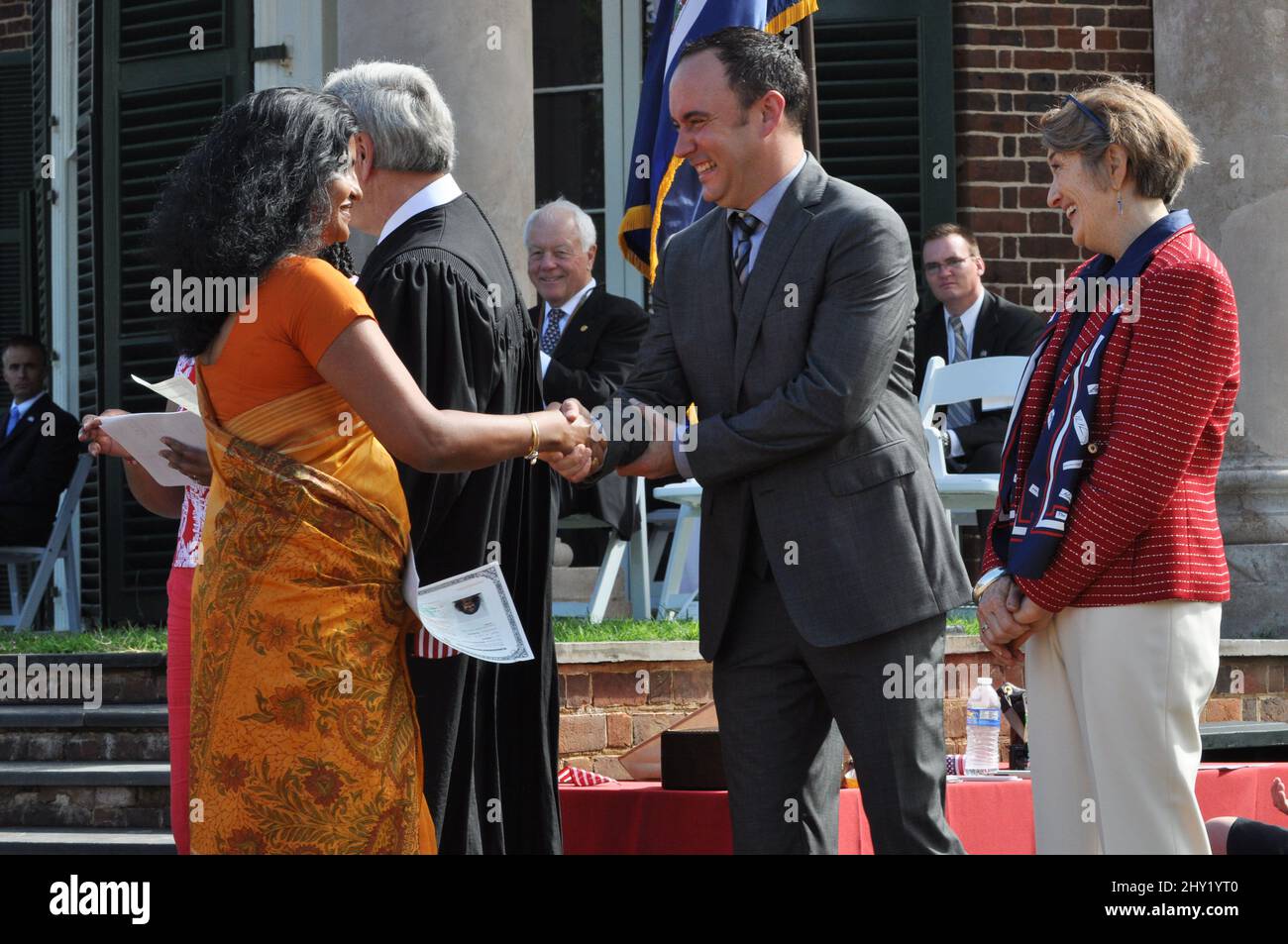 Dave Matthews est le conférencier principal de la cérémonie annuelle de naturalisation 51st qui s'est tenue à Monticello Banque D'Images