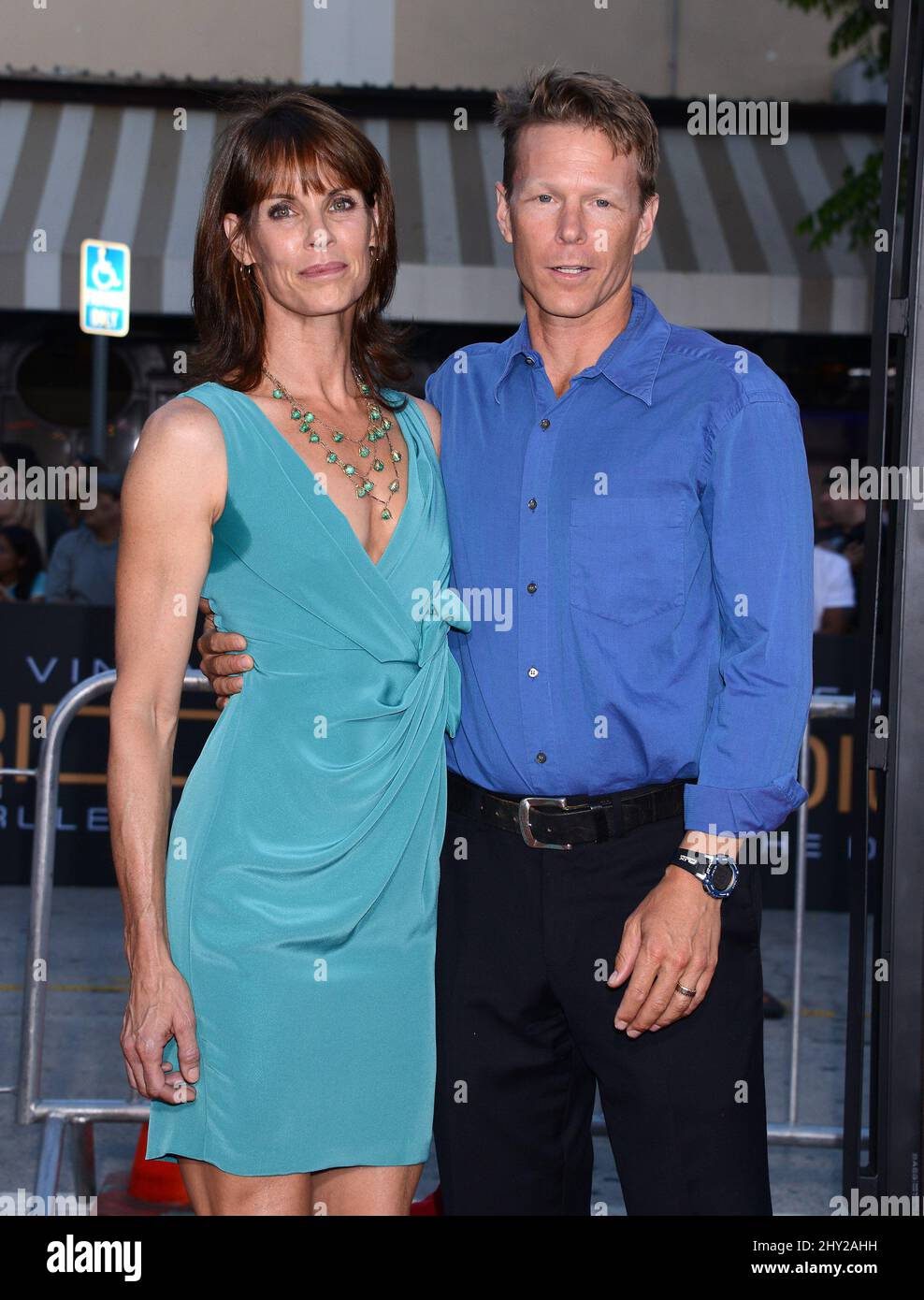 Alexandra Paul et Ian Murray assistent à Universal Pictures qui présente la première mondiale de 'Riddick' au Westwood Village Theatre de Los Angeles. Banque D'Images