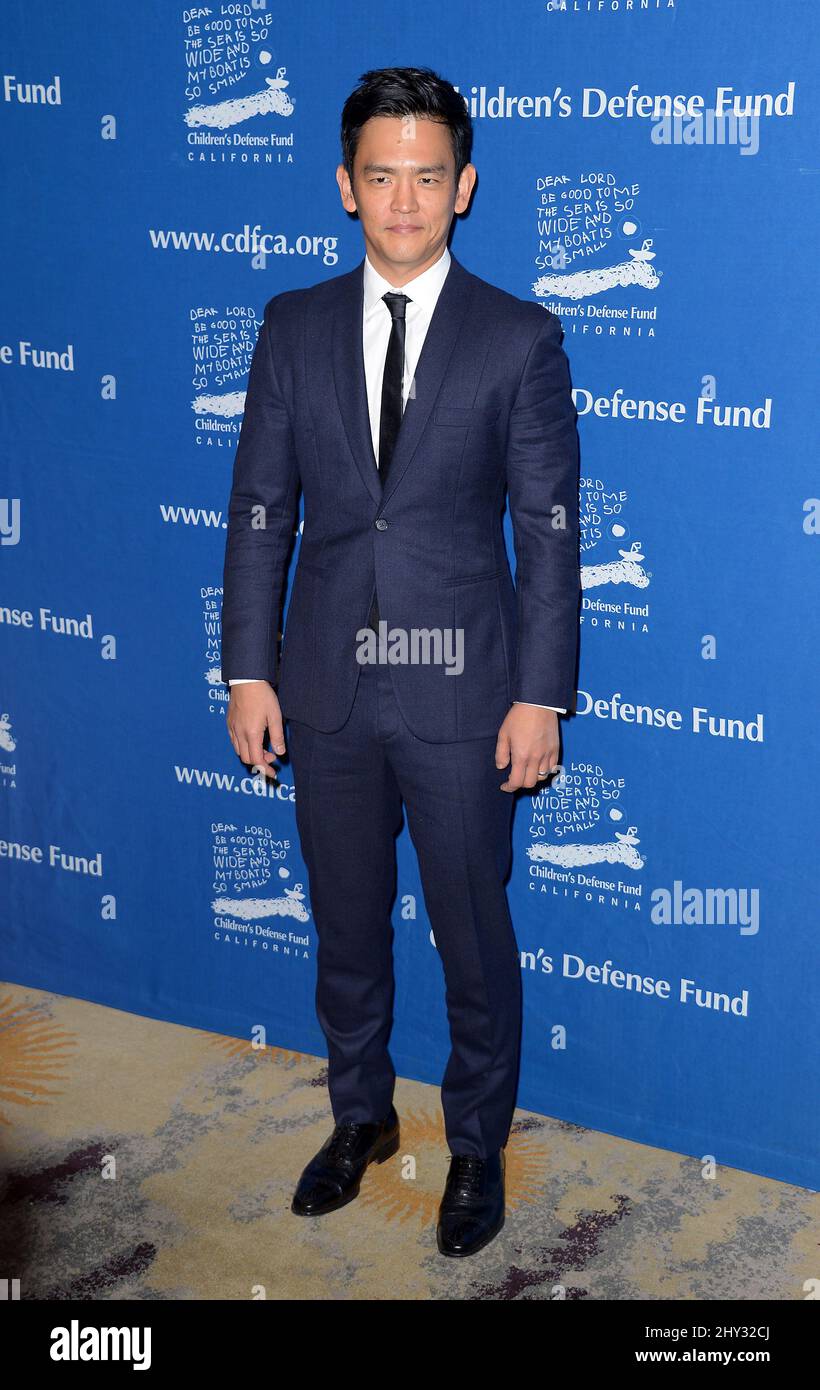 John Cho participant aux prix annuels Beat the Odds 23rd organisés par le Children's Defense Fund-California, à l'hôtel Beverly Hills de Los Angeles, aux États-Unis. Banque D'Images