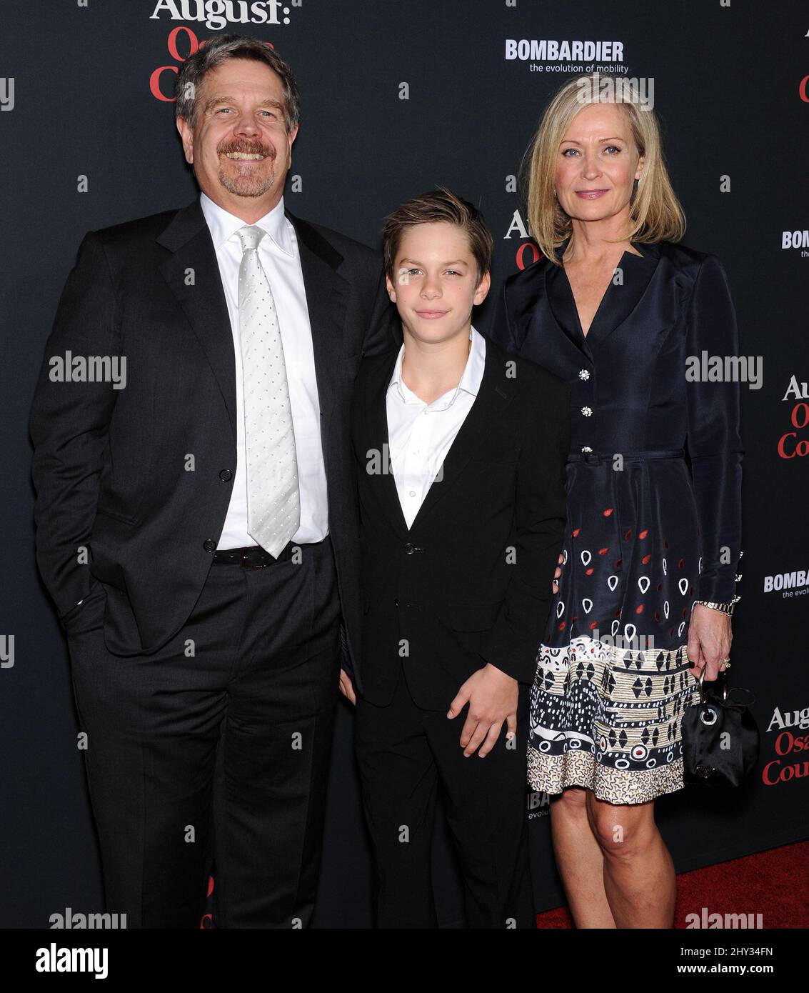 John Wells, Marilyn Wells et Jack Wells participant à la première de « August: Osage County » aux cinémas Regal de Los Angeles, Californie. Banque D'Images