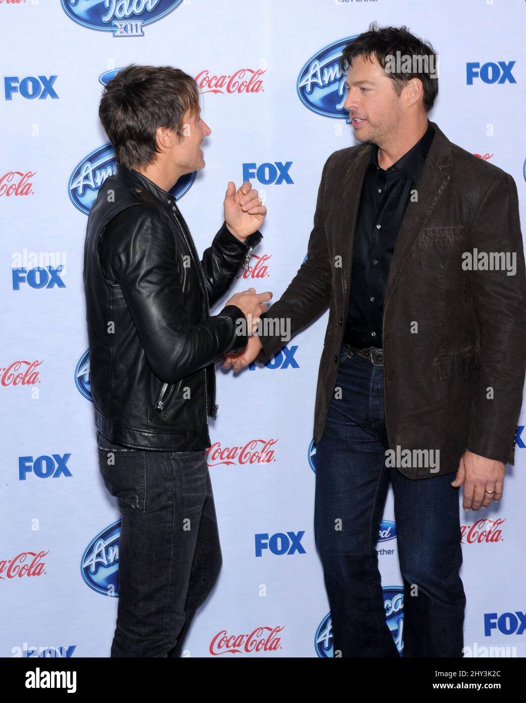 Keith Urban et Harry Connick Jr. Participent à l'événement American Idol Top 13 Finalists, à Los Angeles Banque D'Images