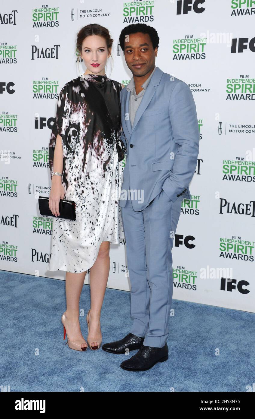 Chiwetel Ejiofor et Sari Mercer assistent aux film Independent Spirit Awards 2014 Banque D'Images
