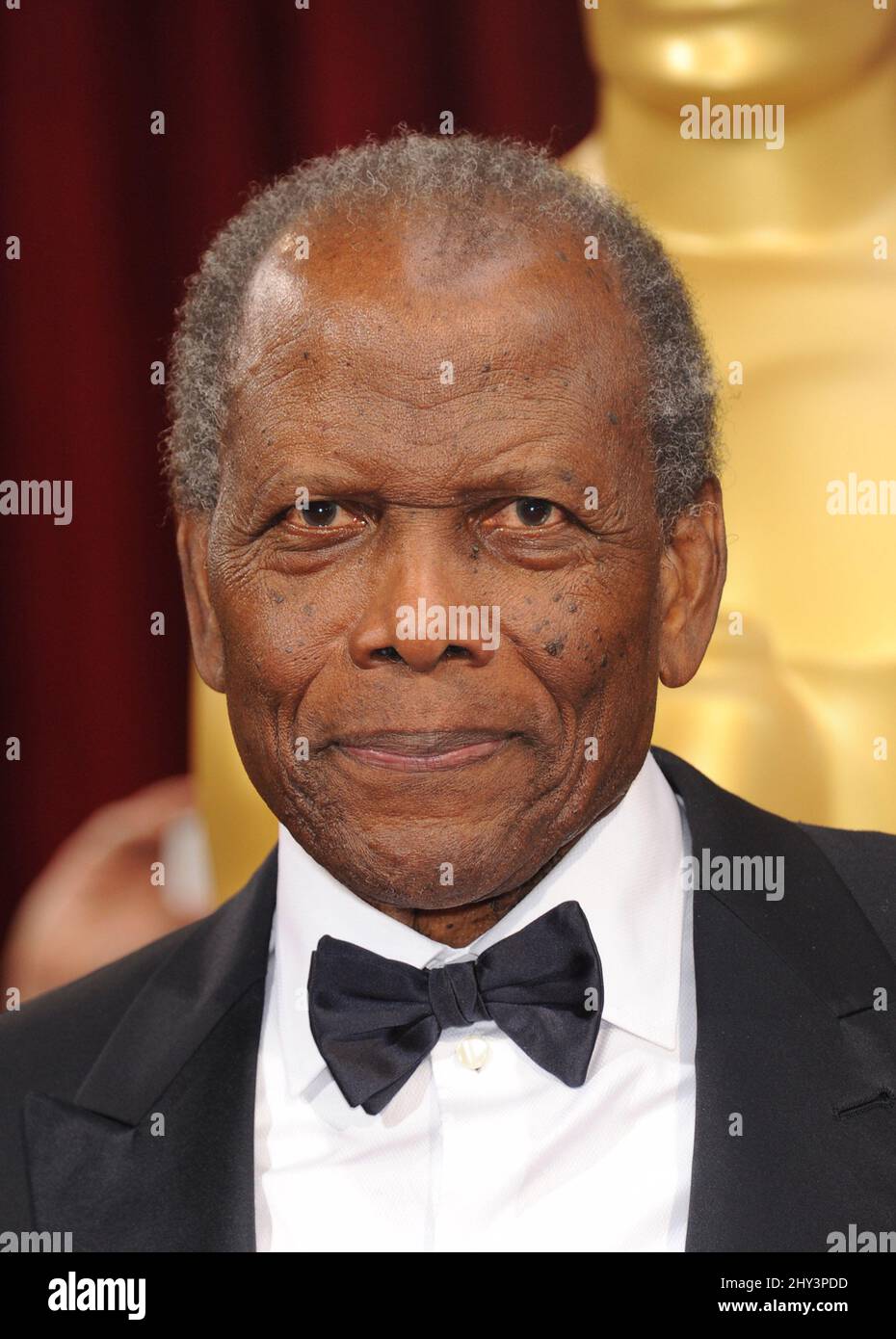 Sidney Poitier arrive aux Academy Awards 86th qui se tiennent au Dolby Theatre à Hollywood, Los Angeles, CA, USA, le 2 mars, 2014. Banque D'Images